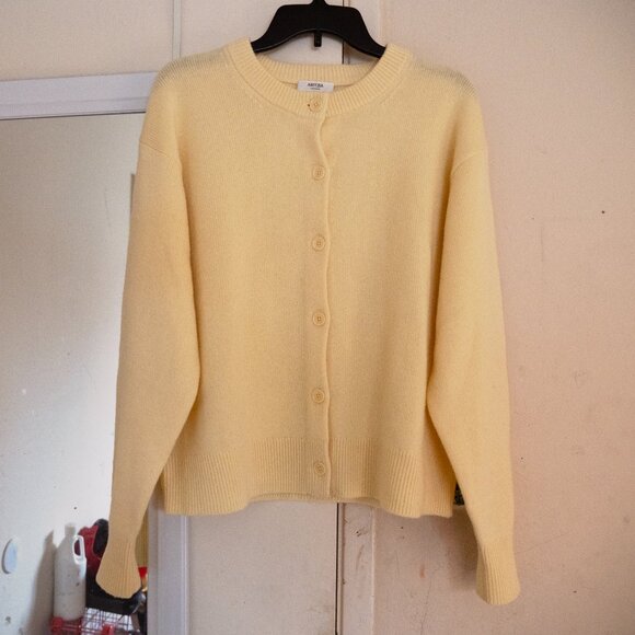 NWOT Aritzia Essential Cashmere Relaxed Crew Cardigan in Butter Yellow Size M - Picture 2 of 5